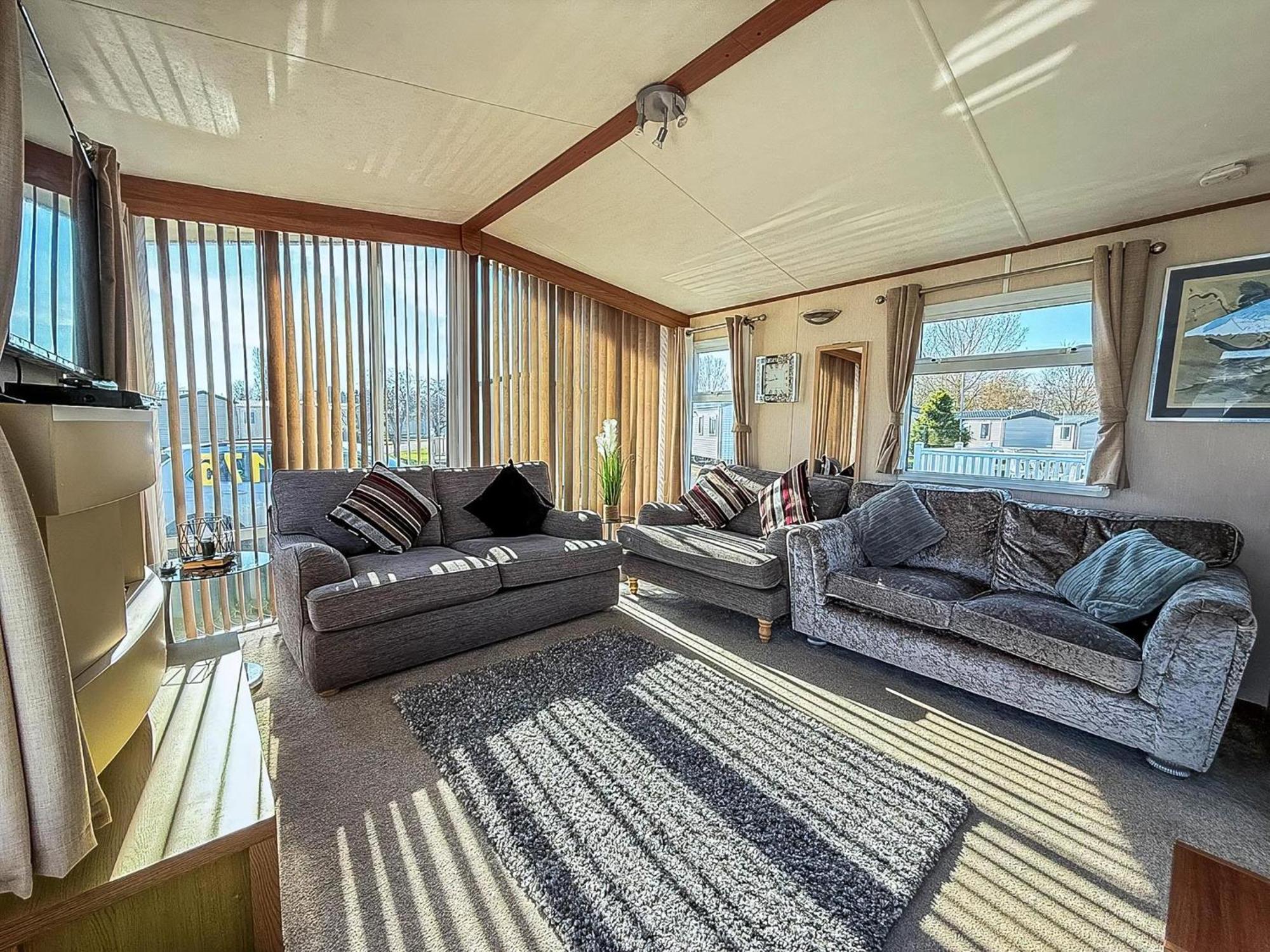Stunning 6 Berth Caravan With Decking At Southview Holiday Park Ref 33175V Skegness Esterno foto