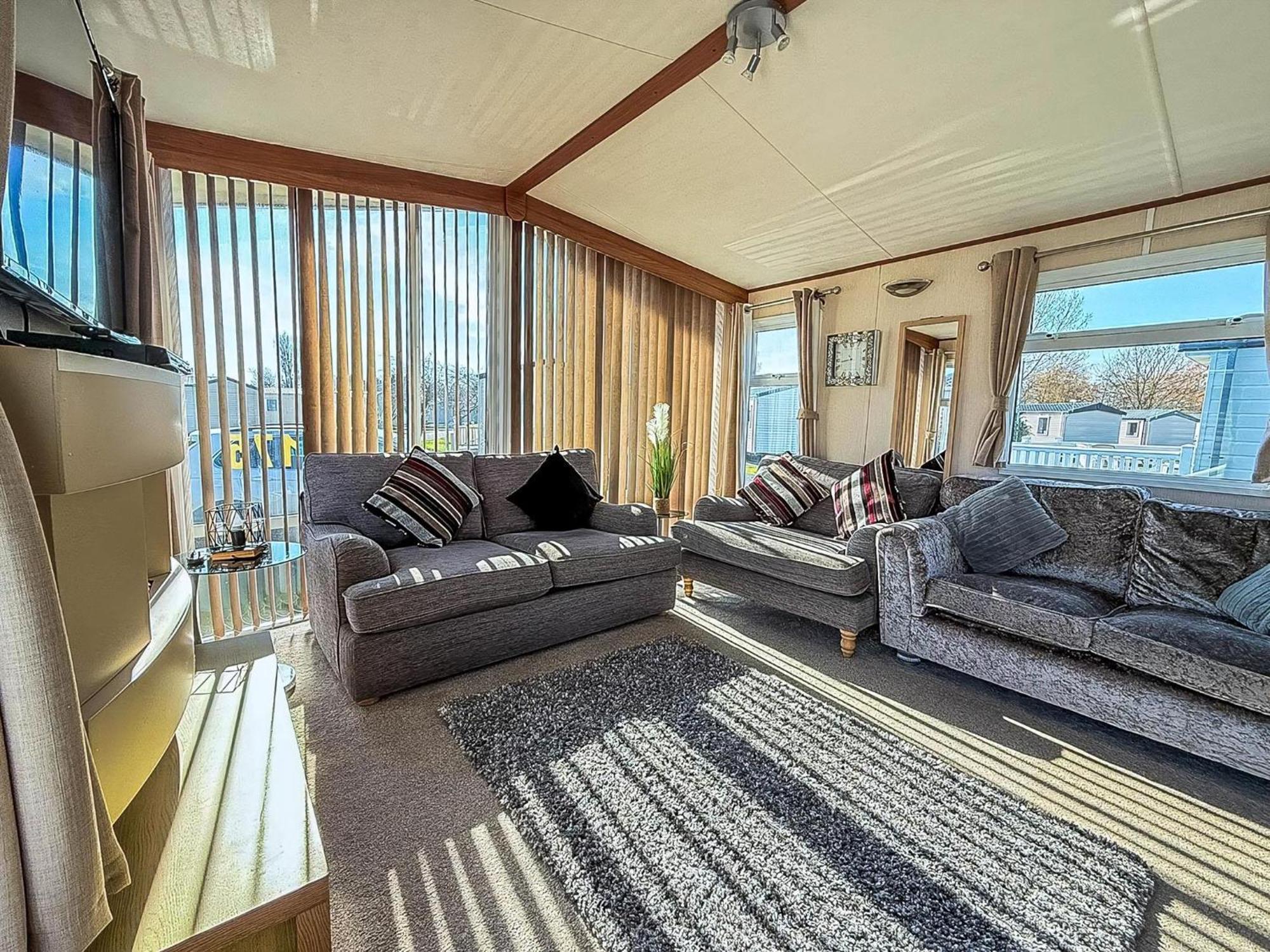 Stunning 6 Berth Caravan With Decking At Southview Holiday Park Ref 33175V Skegness Esterno foto