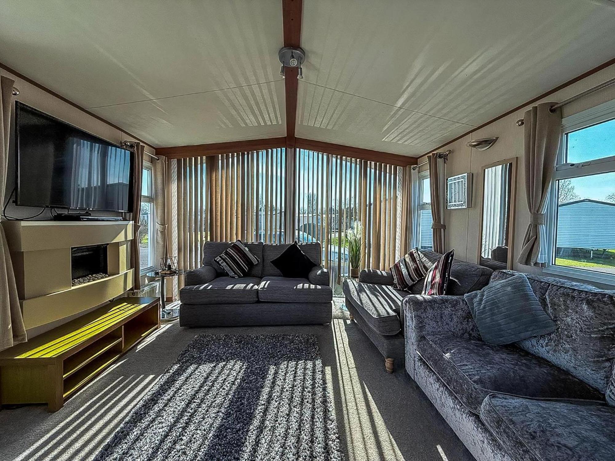 Stunning 6 Berth Caravan With Decking At Southview Holiday Park Ref 33175V Skegness Esterno foto